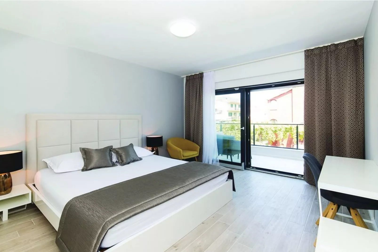 Modern Kastel Villa with Private Pool, Gym, and Large Outdoor Space - Eight Bedroom Villa - Slaapkamer