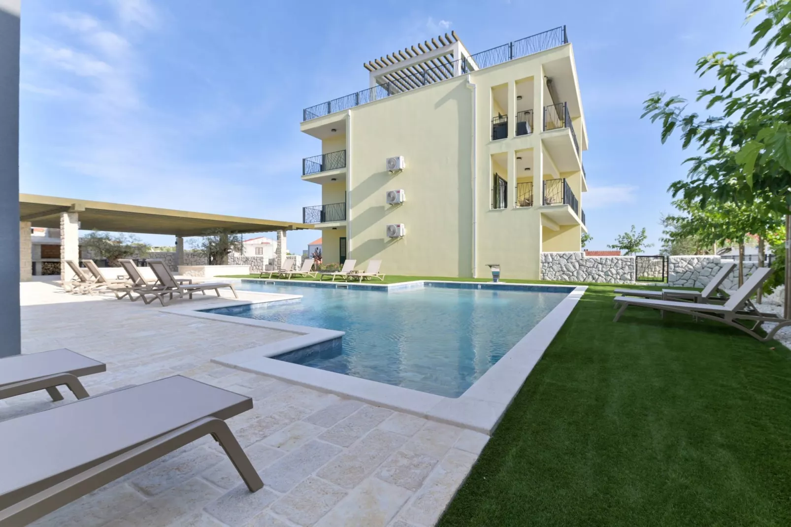 Luxury Living at Horizon Retreat - Standard Two Bedroom Apartment (Owner West S7) - Zwembad
