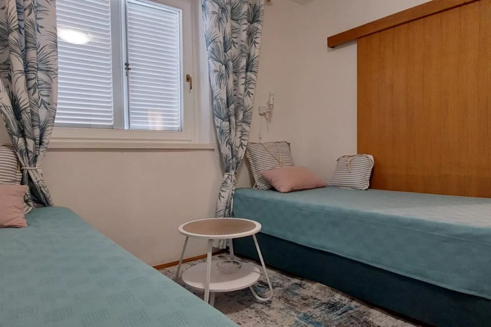 Charming Crikvenica Beachfront Apartment - One Bedroom Apartment - Slaapkamer