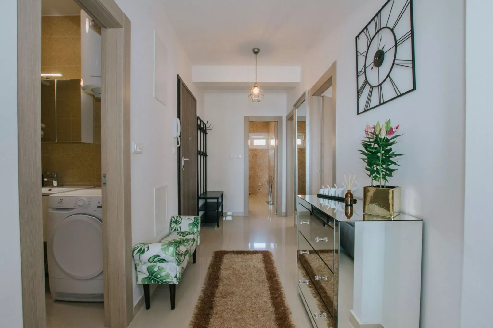 Scenic Sea View Apartment Trogir - Two Bedroom Apartment with Balcony and Sea View - Binnen