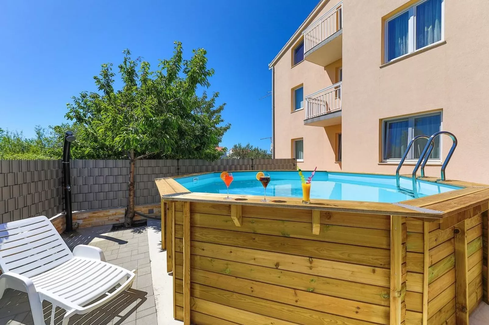 Two Bedroom Apartment with Balcony (Owner Blue) - Zwembad