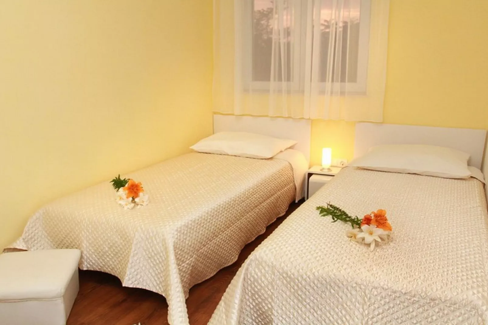 Okrug Gornji Luxurious Escape Villa with Pool - Five Bedroom Villa with Pool - Slaapkamer