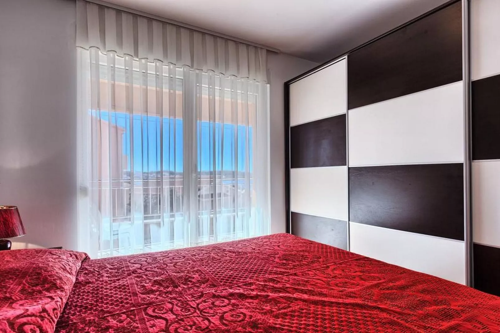Luxury Apartment Okrug Gornji with Sea View and Pool - Three Bedroom Apartment with Sea View and Pool - Slaapkamer