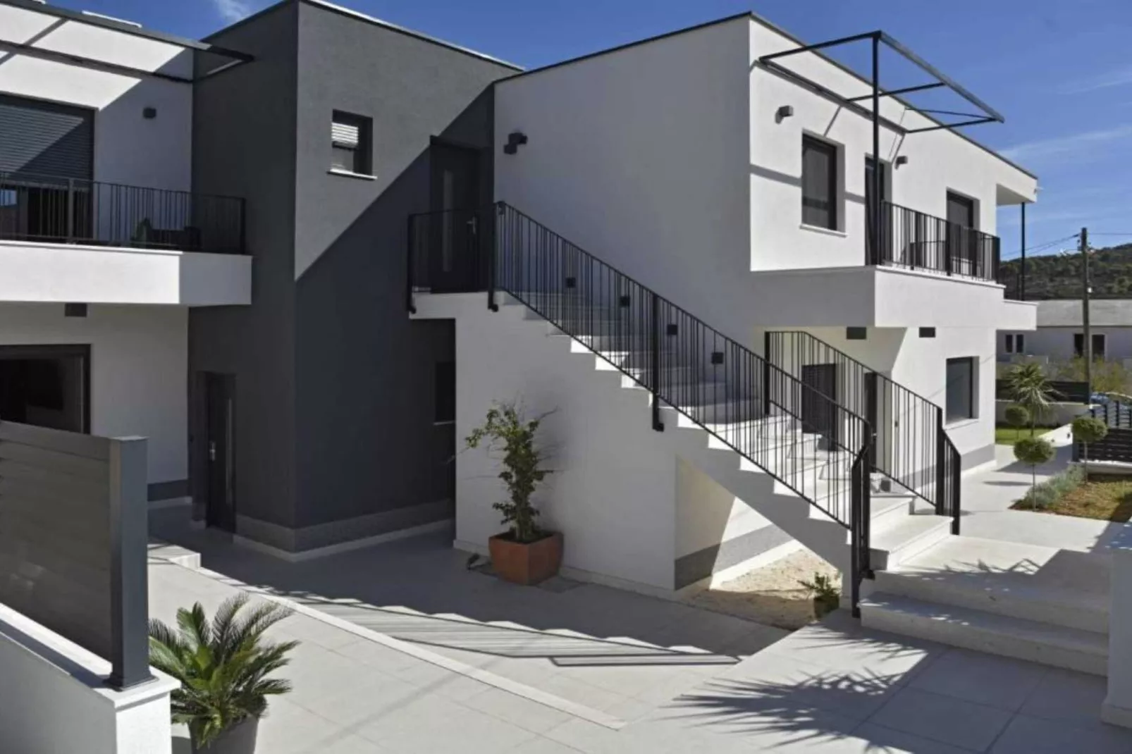 Luxury Slatine Apartments with Terrace and Garden - One Bedroom Apartment with Terrace - Buitenlucht