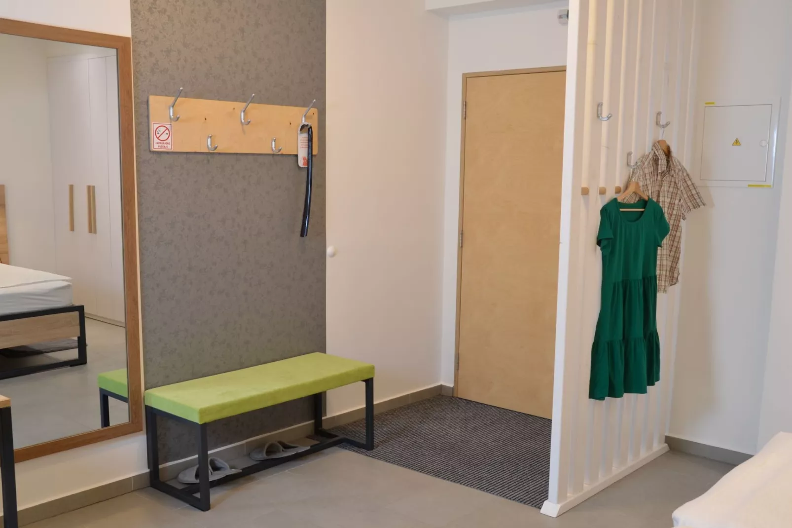 Stylish Apartments with Osijek Near Top Attractions - Comfort Studio Apartment - Maks - Slaapkamer