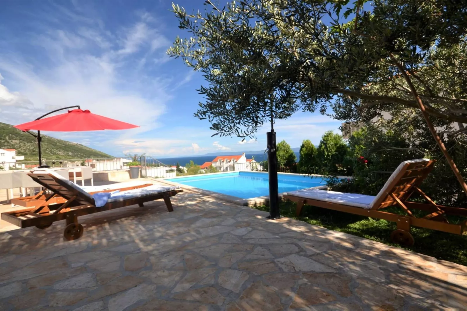 Marvelous Escape Bol Island Villa with Pool - Three Bedroom Villa with Pool - Zwembad