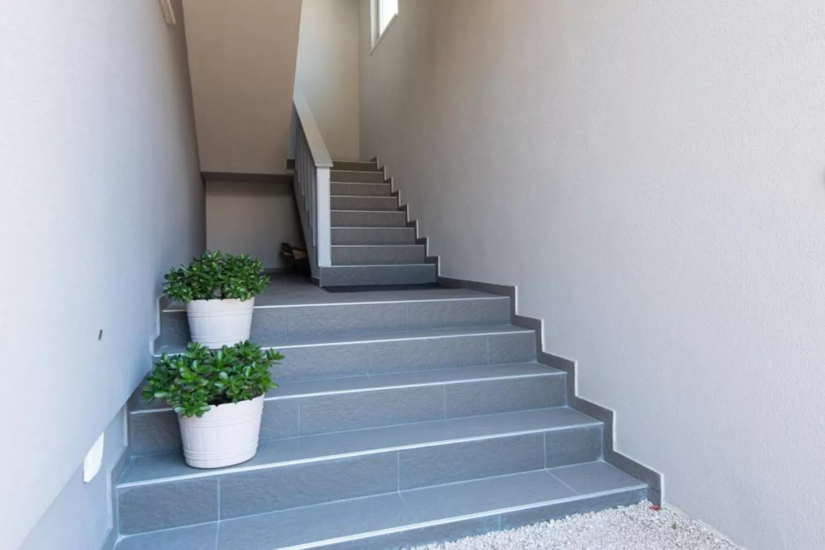 Peaceful Apartments Harfa-One Bedroom Apartment with Balcony and Partial Sea View 1 - Buitenlucht