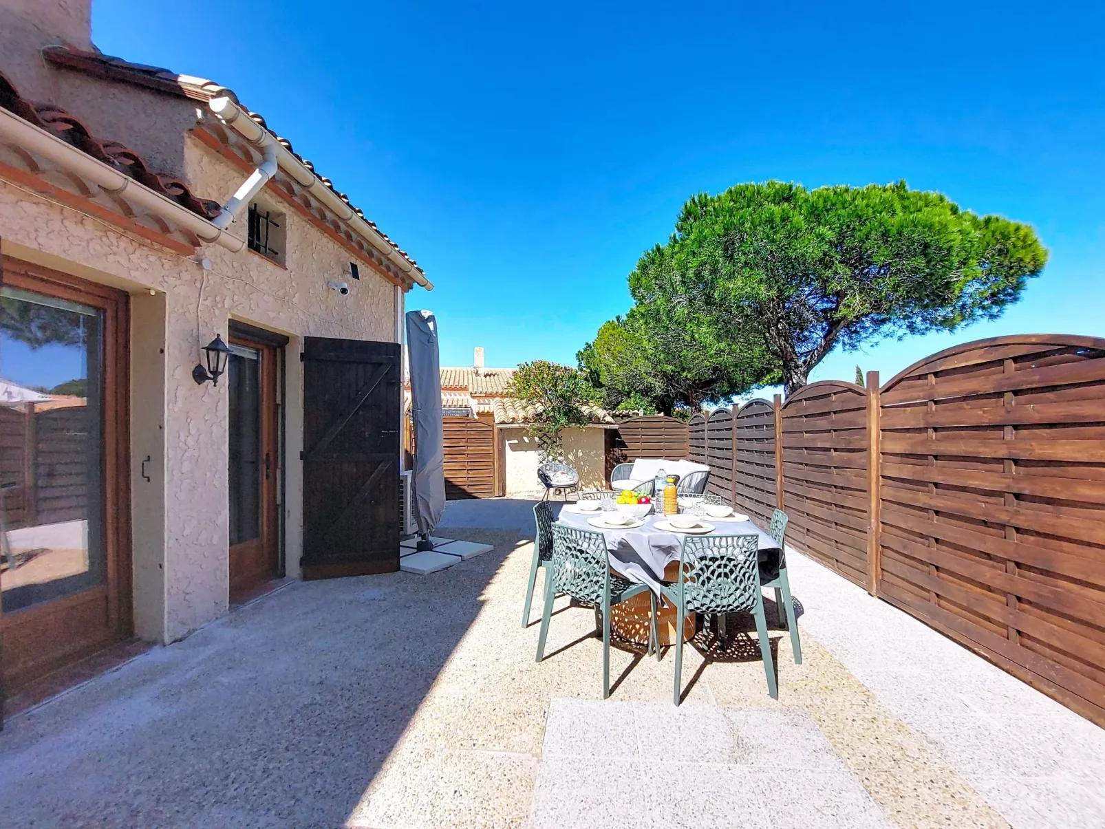 Le Mas des Oliviers - Buiten