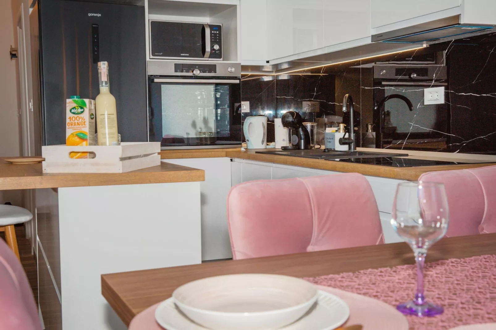 Apartment Matko - Two Bedrom Apartment with Beach View - Eetkamer