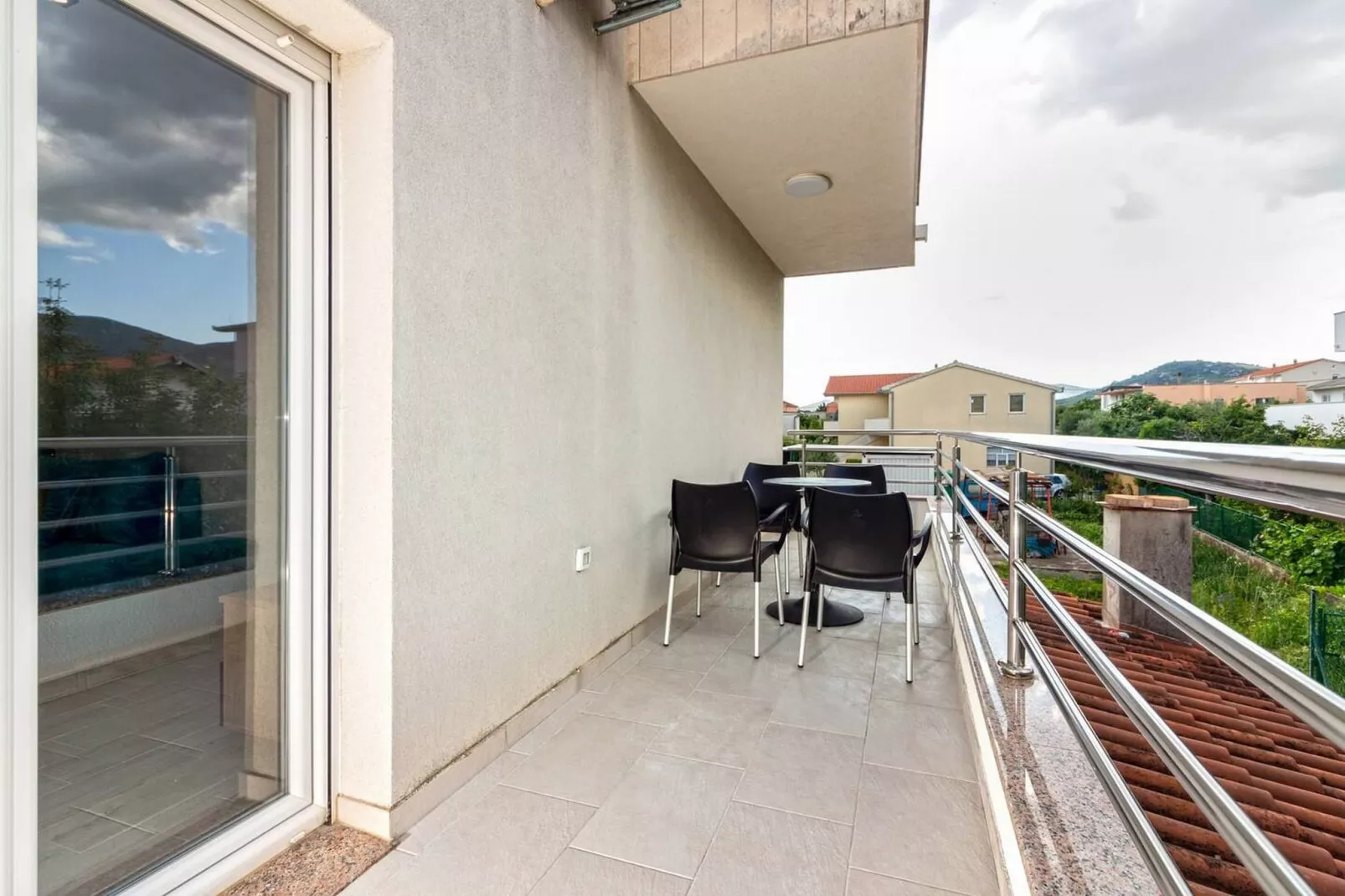 Modern Apartments with Private Balcony - Deluxe One Bedroom Apartment (Owner S3) - Terrasbalkon