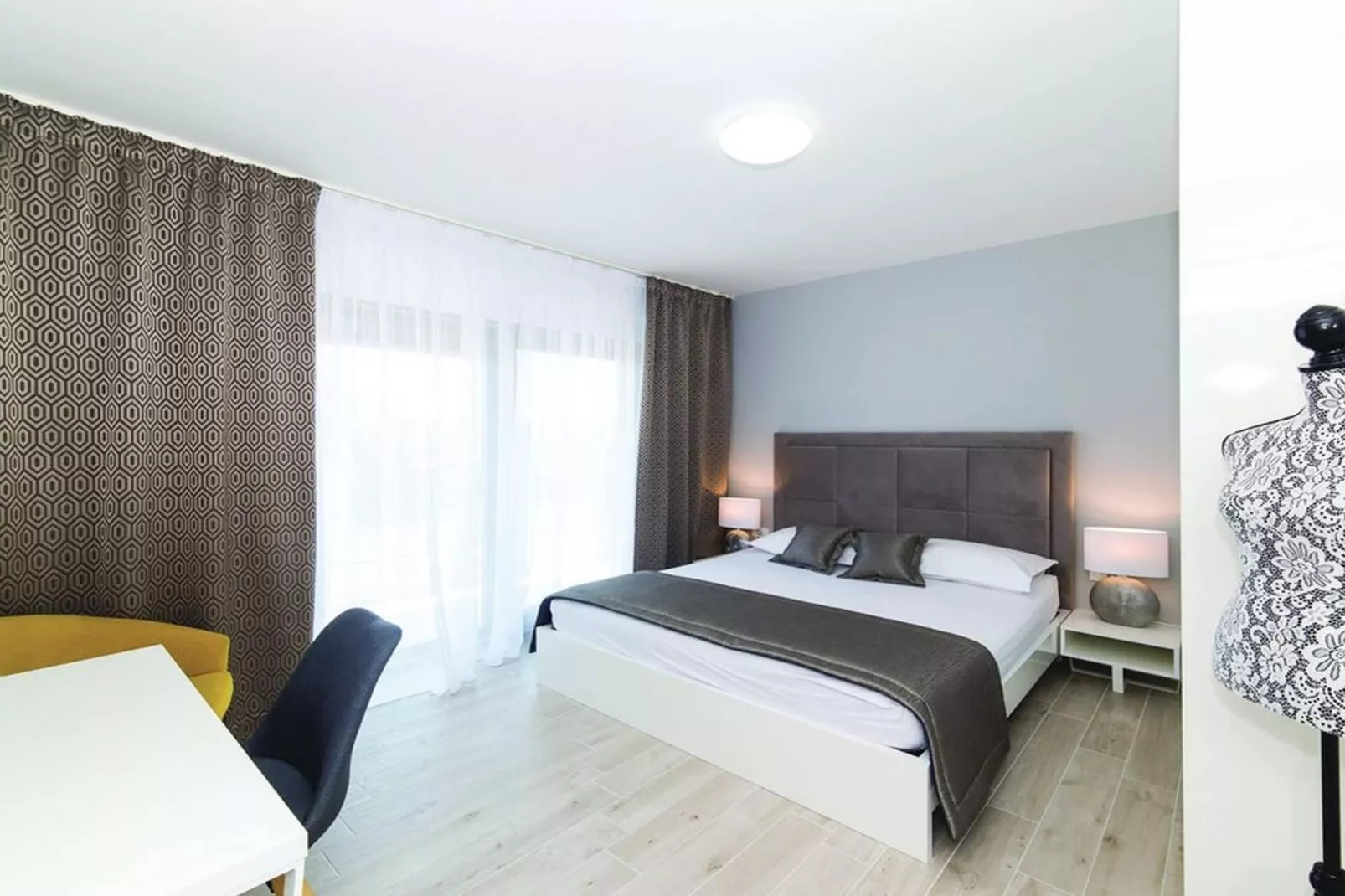 Modern Kastel Villa with Private Pool, Gym, and Large Outdoor Space - Eight Bedroom Villa - Slaapkamer