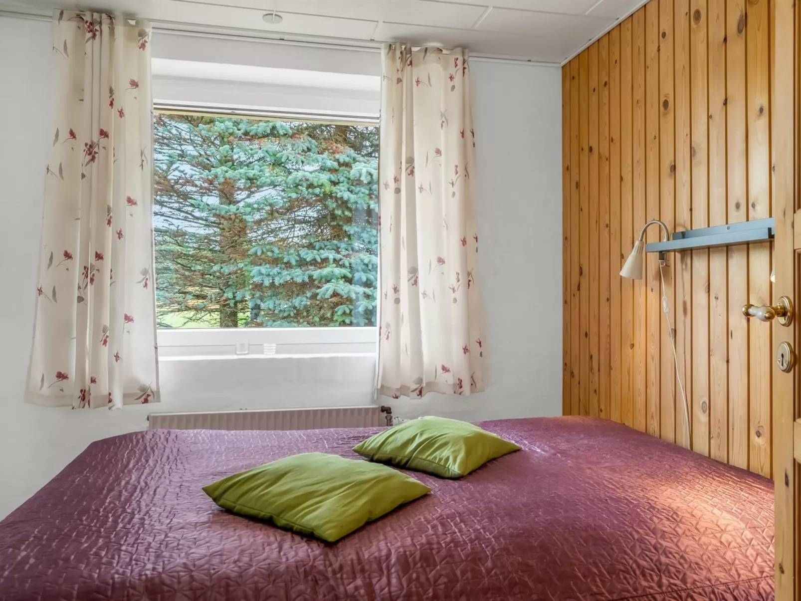 "Ebon" -  from the sea - Binnen