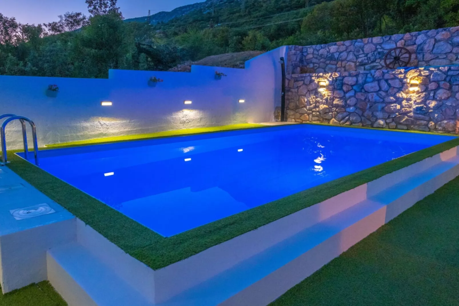 Exquisite Holiday Home with Private Pool and Sauna - Three Bedroom Holiday Home - Zwembad