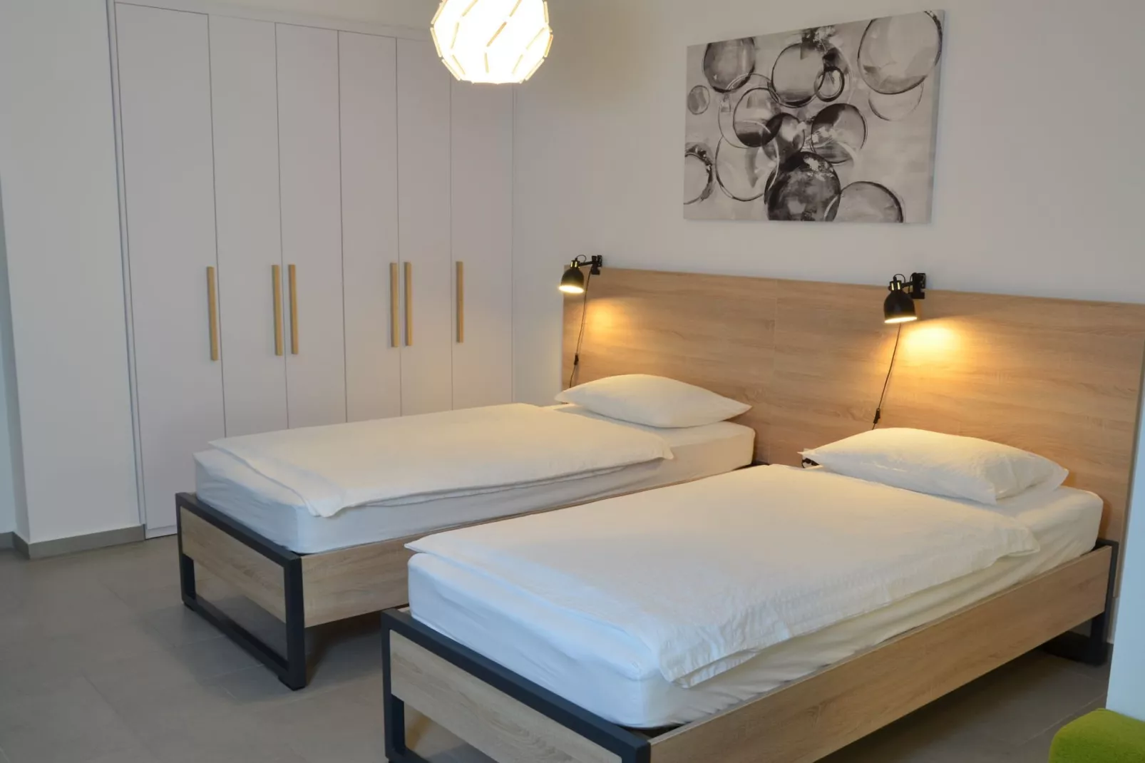 Stylish Apartments with Osijek Near Top Attractions - Comfort Studio Apartment - Maks - Slaapkamer