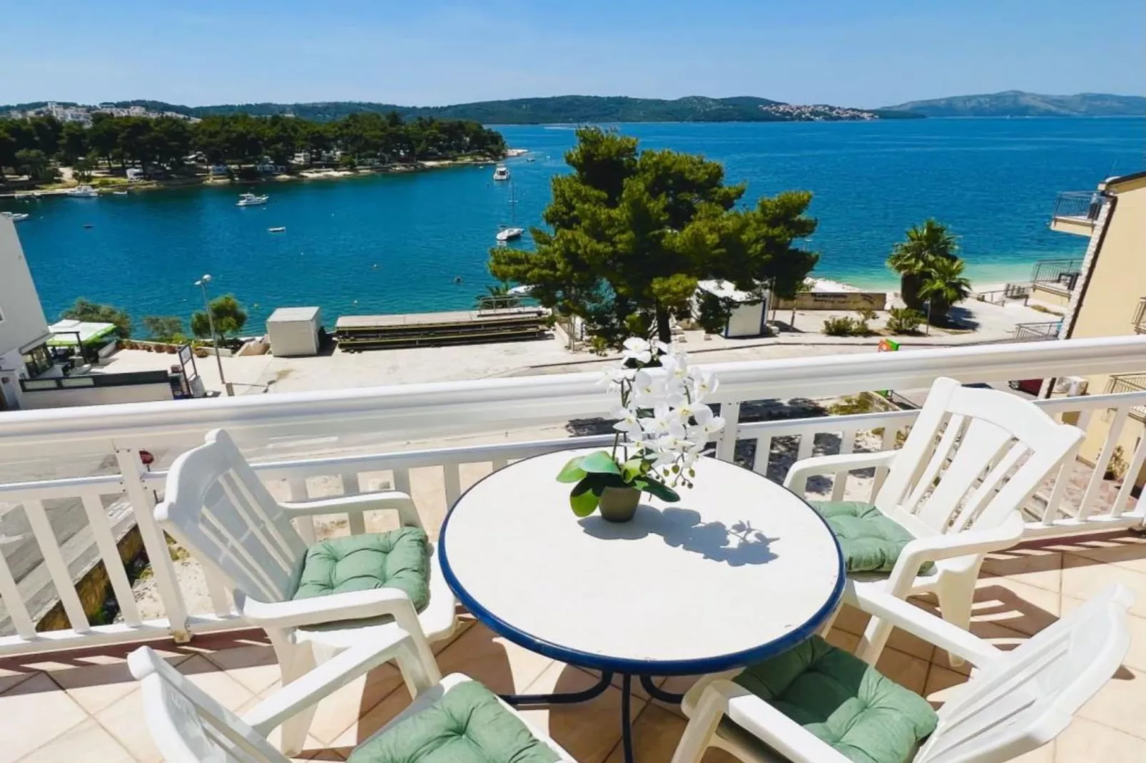 Villa Tomi- Classic Double Room With Sea View (9) - Terrasbalkon