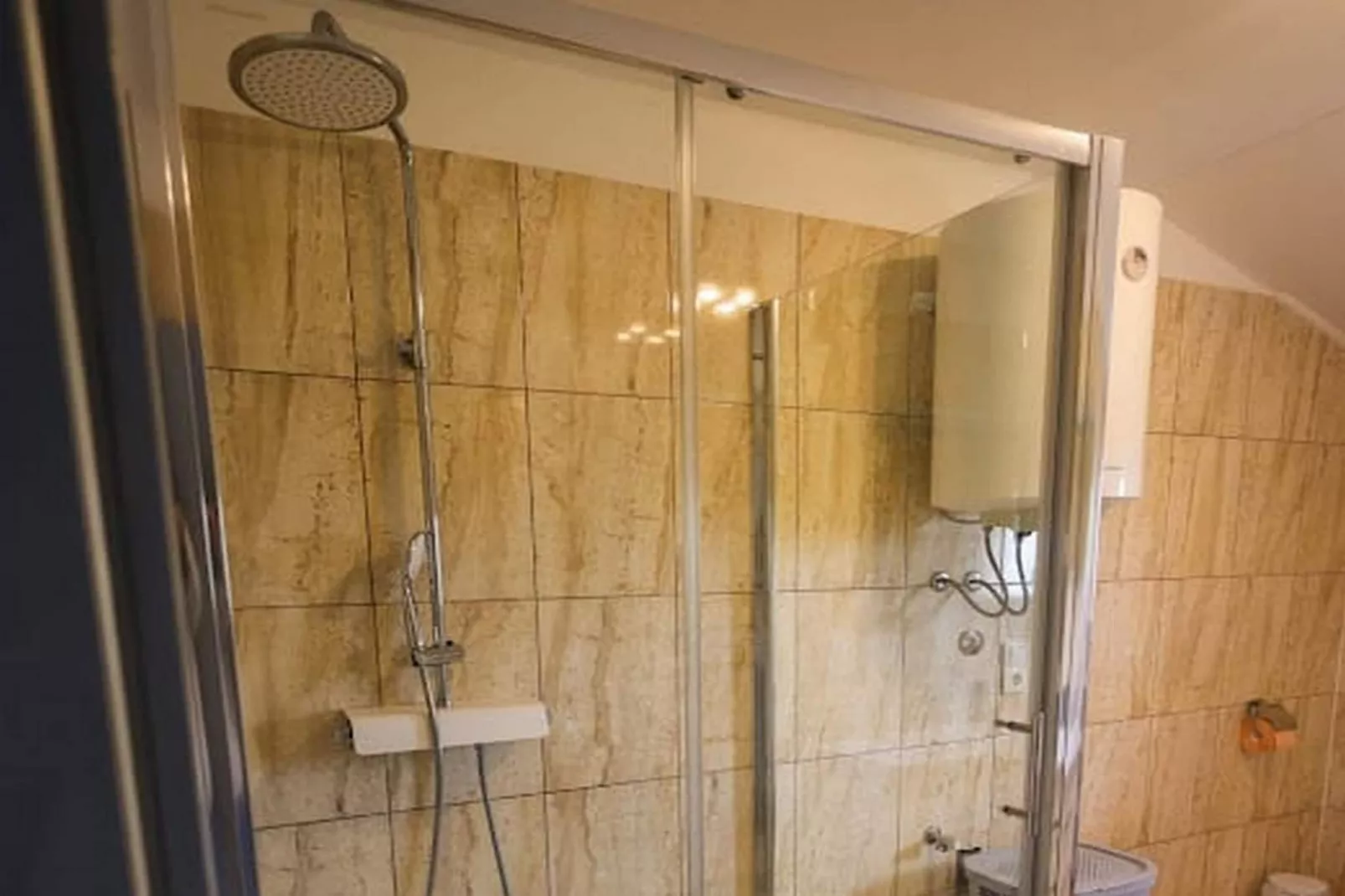 Exclusive Elegant Villa with Pool in Kastel Novi - Seven Bedroom Villa with Pool - Badkamer