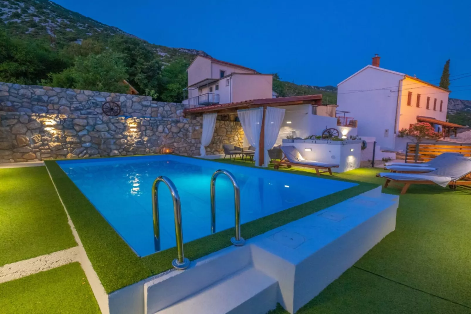 Exquisite Holiday Home with Private Pool and Sauna - Three Bedroom Holiday Home - Zwembad