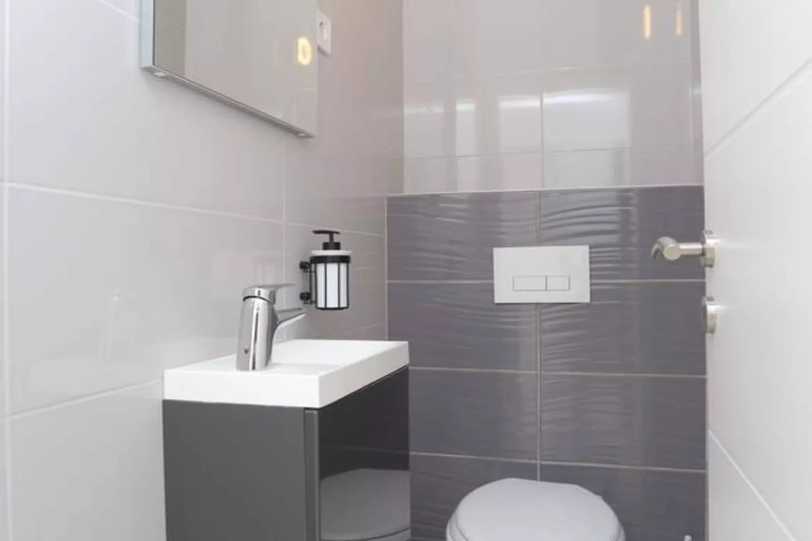 Holiday Home Nada Rogoznica - Six Bedroom Holiday Home - Badkamer