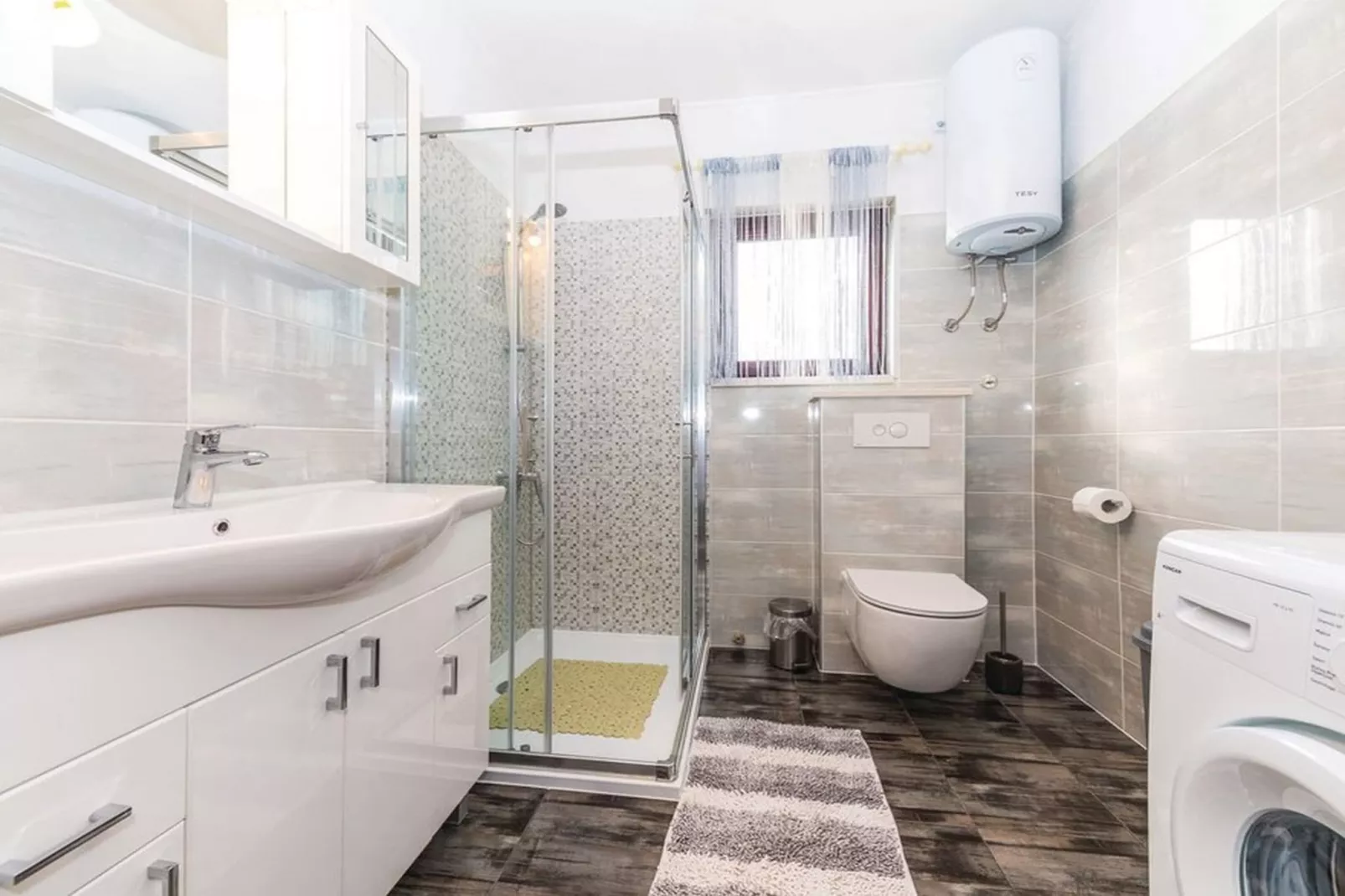Mediterranean Stylish Villa with Pool in Kastel Stari - Six Bedroom Villa with Pool - Badkamer