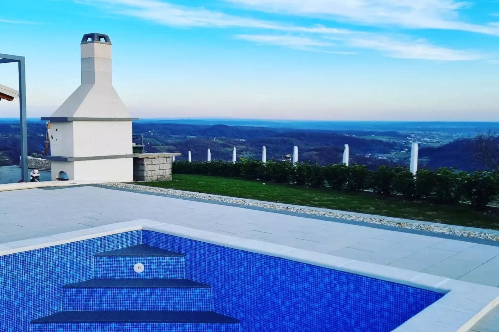 Villa Cerina - Three Bedorom Villa with Outdoor Swimming Pool - Zwembad