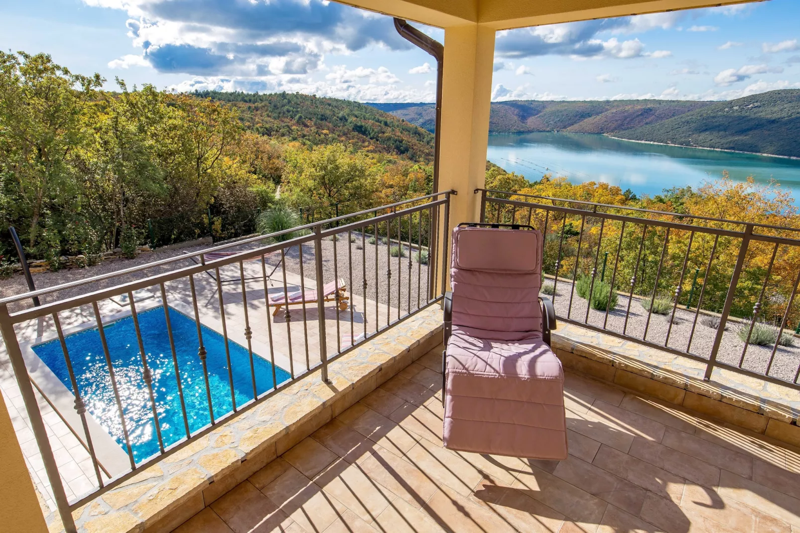 Wonderful Labin Villa with Private Pool and Sea Views - Three Bedroom - Terrasbalkon