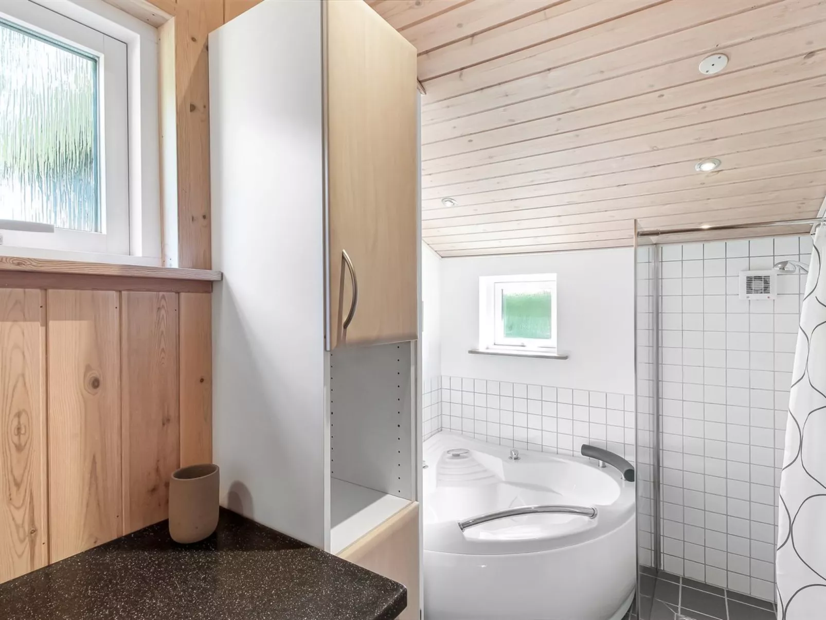 "Swale" - 500m from the sea - Binnen