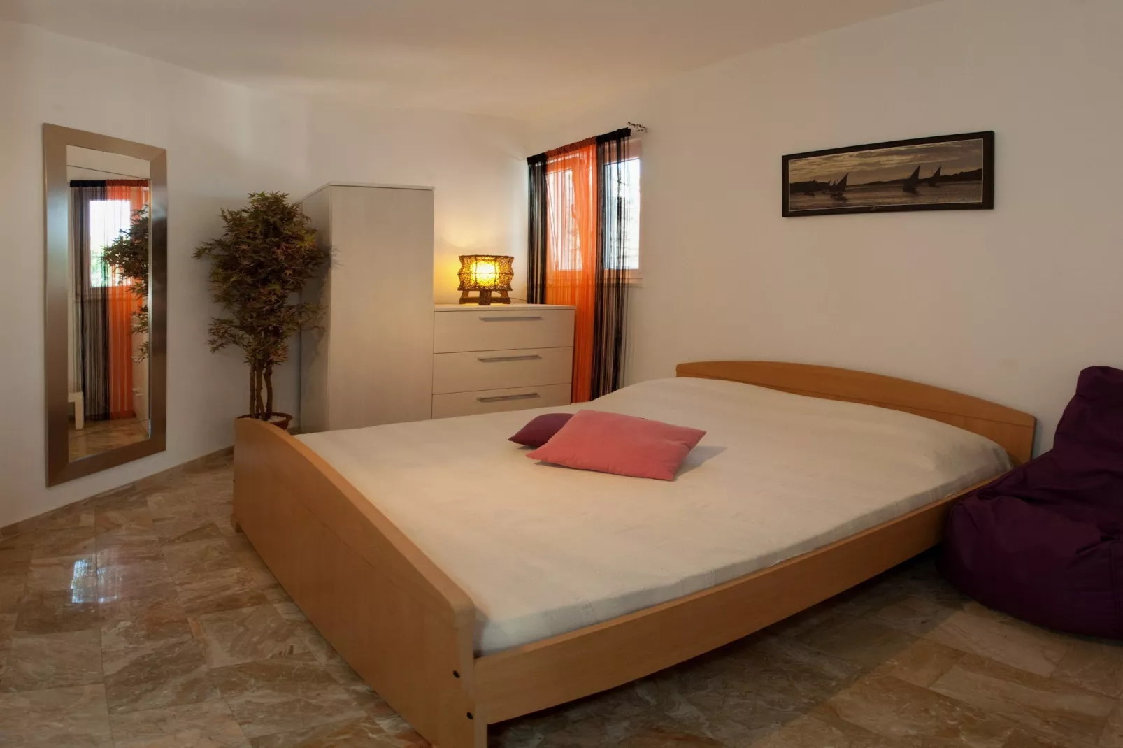 Wonderful Visinisce Apartments with Terrace and Sea Views - Standard Two Bedroom Apartment  (Owner 1) - Slaapkamer
