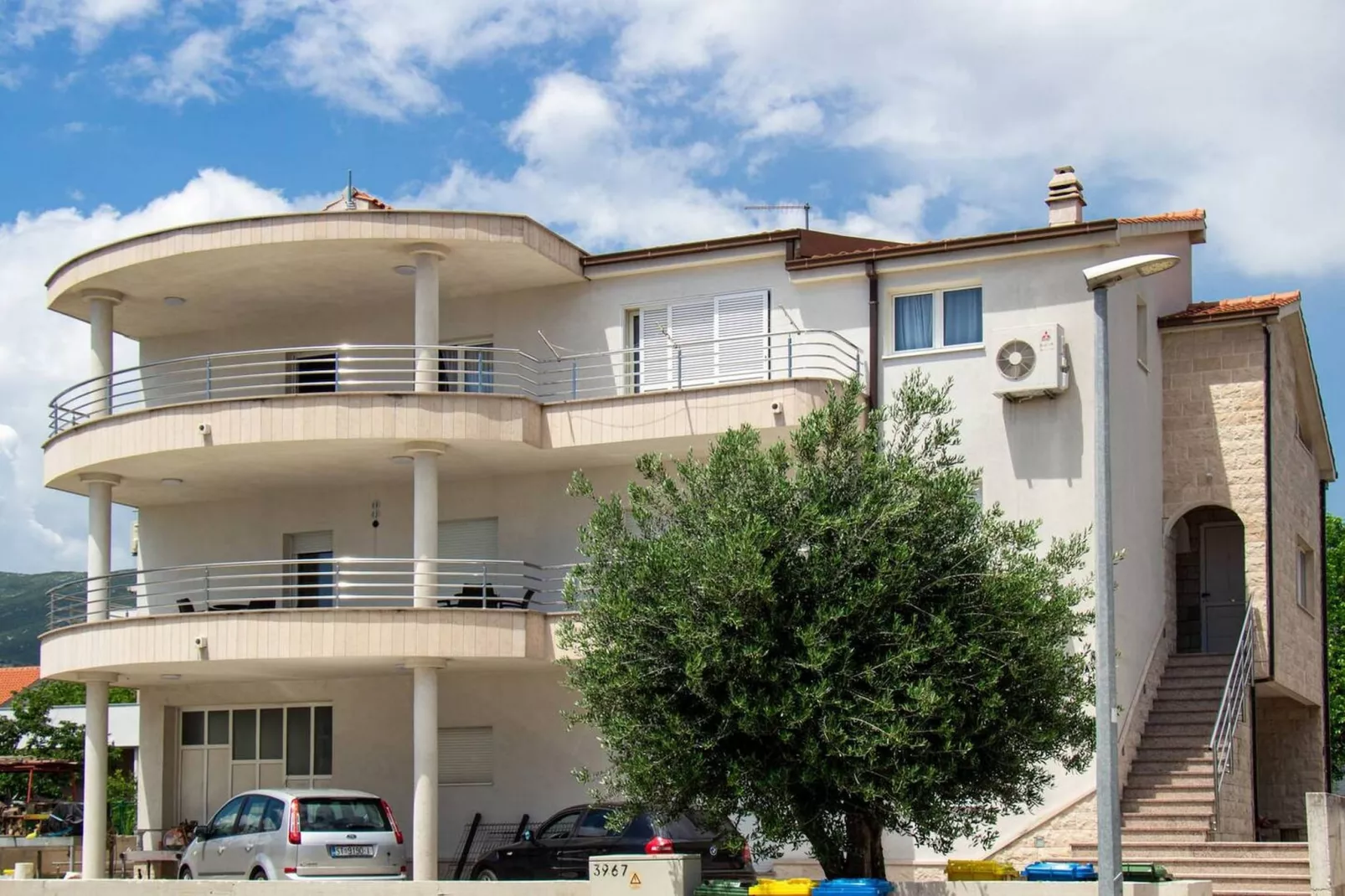 Modern Apartments with Private Balcony - One Bedroom Apartment (Owner S1) - Buitenlucht
