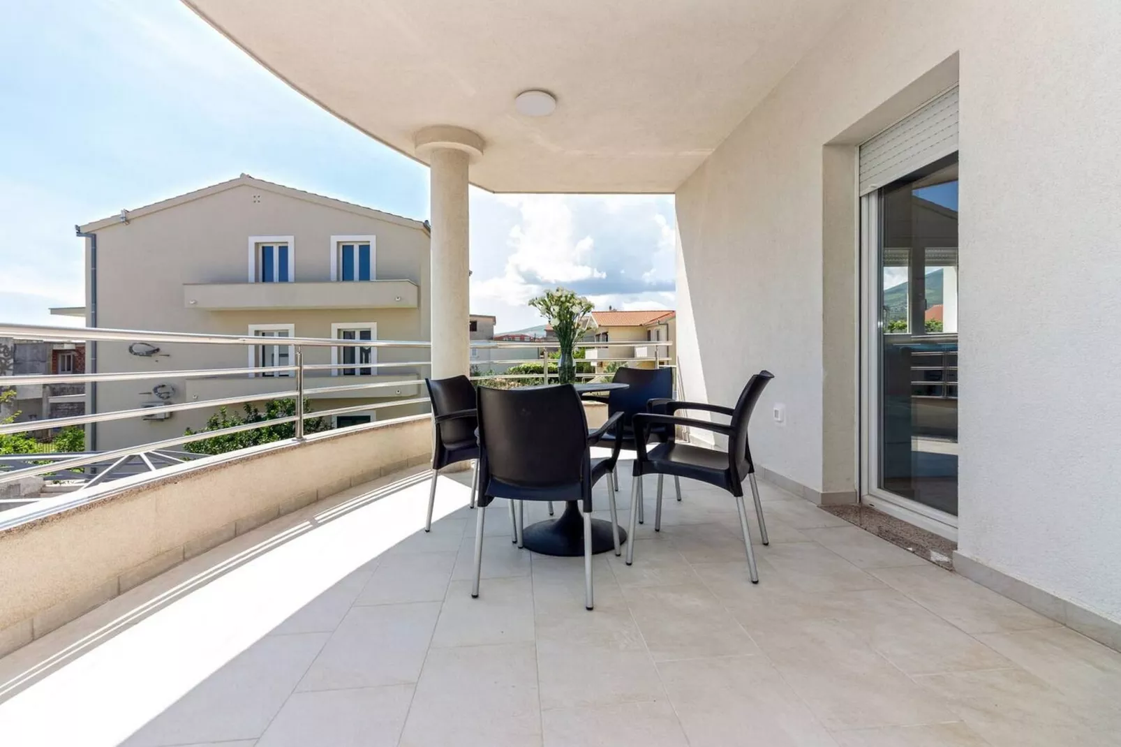 Modern Apartments with Private Balcony - Premium One Bedroom Apartment (Owner S2) - Terrasbalkon