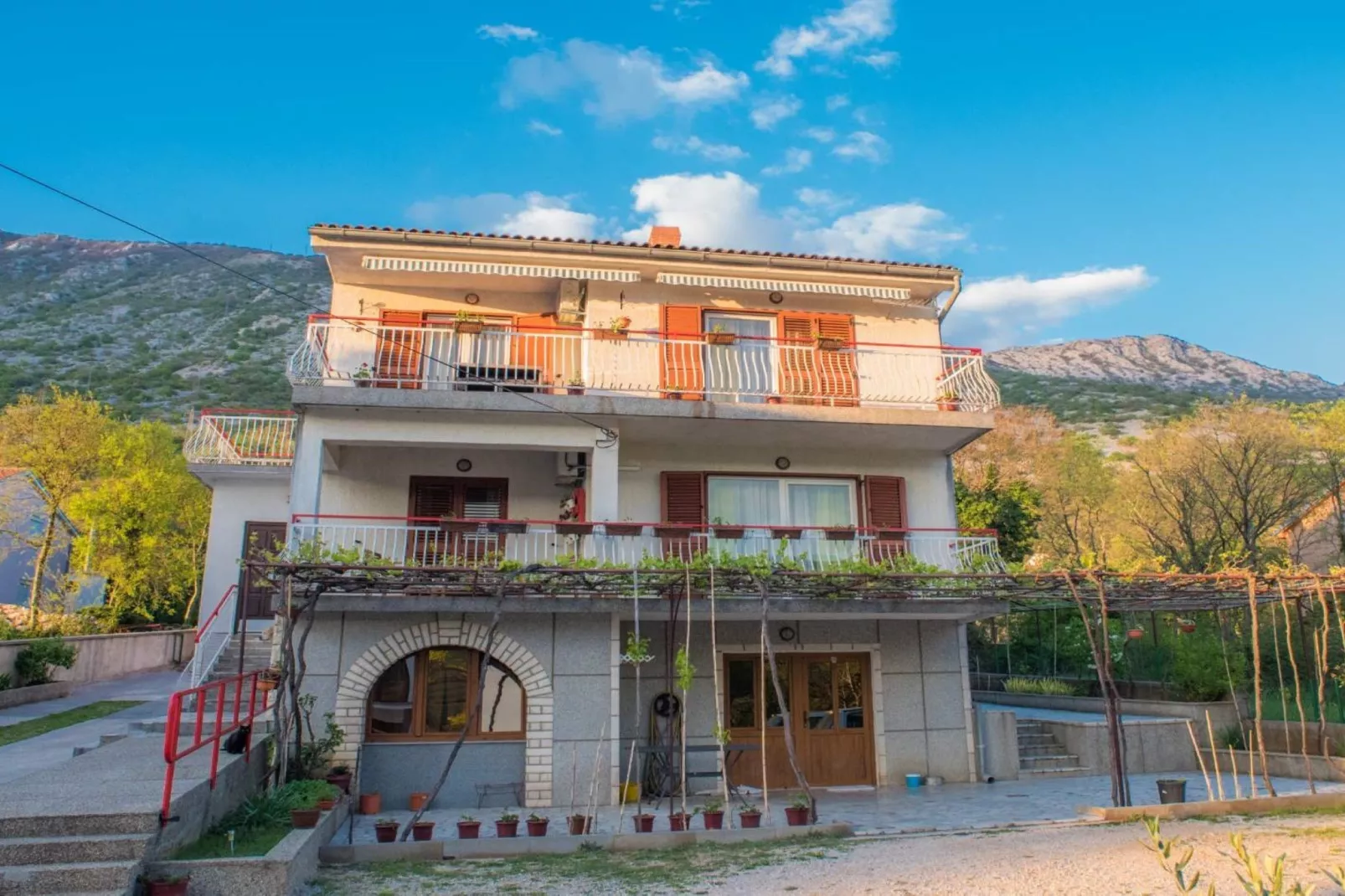 Chic Apartment Tribalj with Private Balcony - One Bedroom Apartment - Buitenlucht