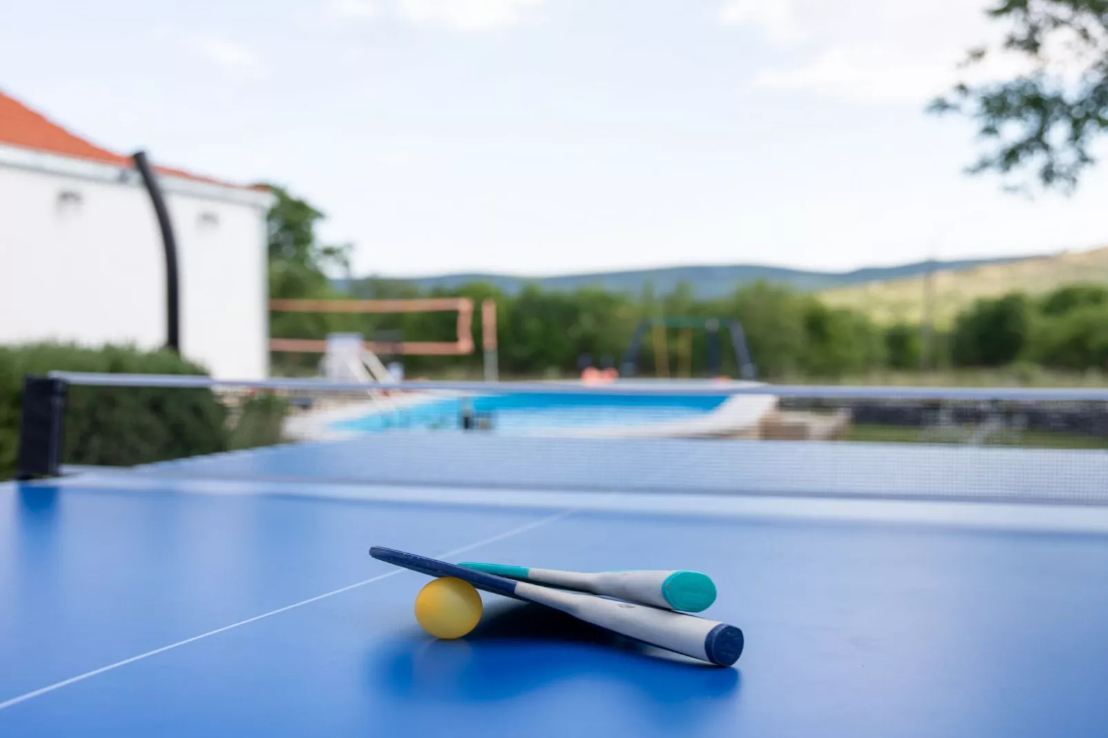 Serene Retreat Holiday Home with Pool - Two Bedroom Holiday Home with Pool - Buitenlucht