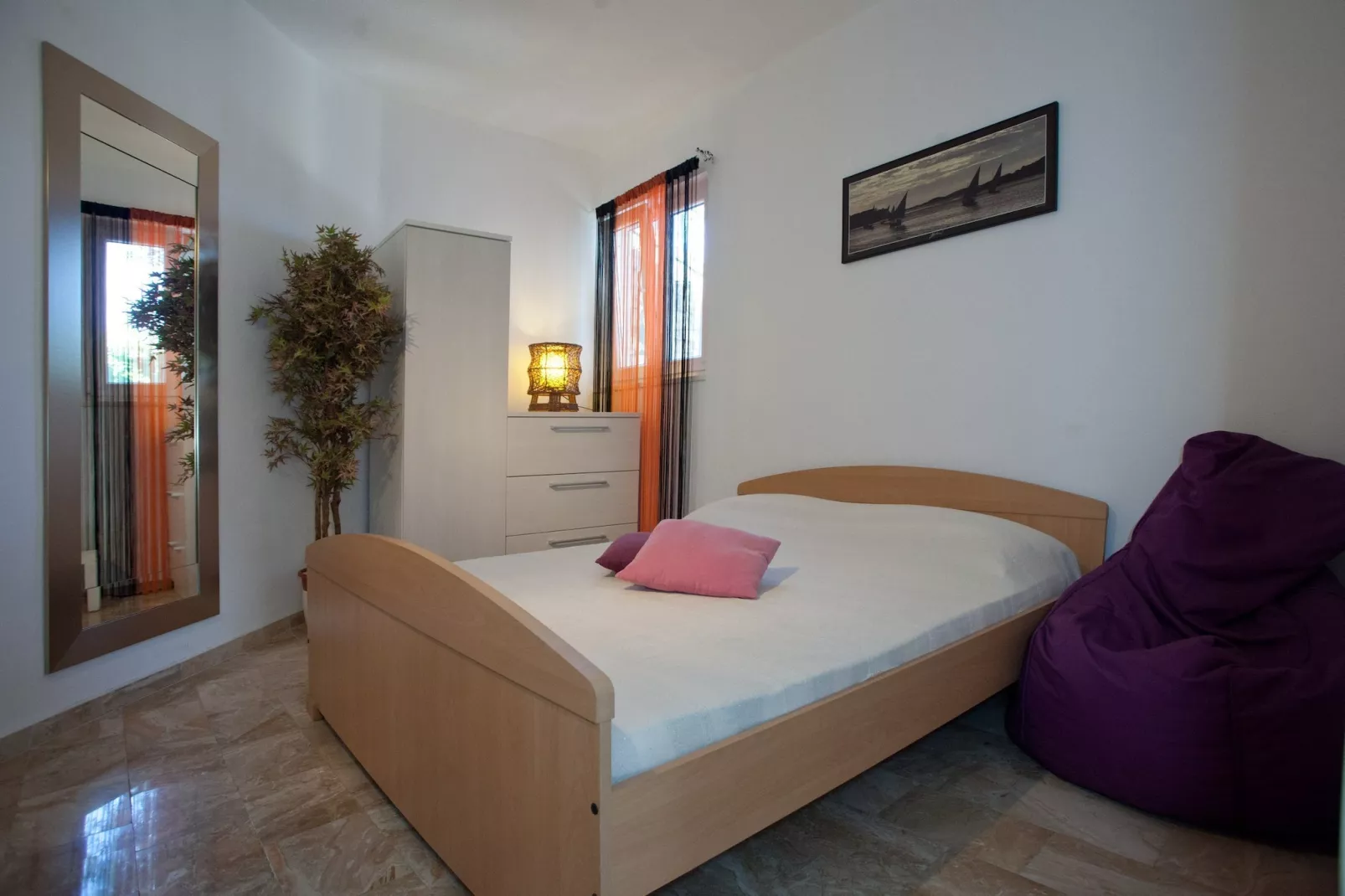 Wonderful Visinisce Apartments with Terrace and Sea Views - Standard Two Bedroom Apartment  (Owner 1) - Slaapkamer