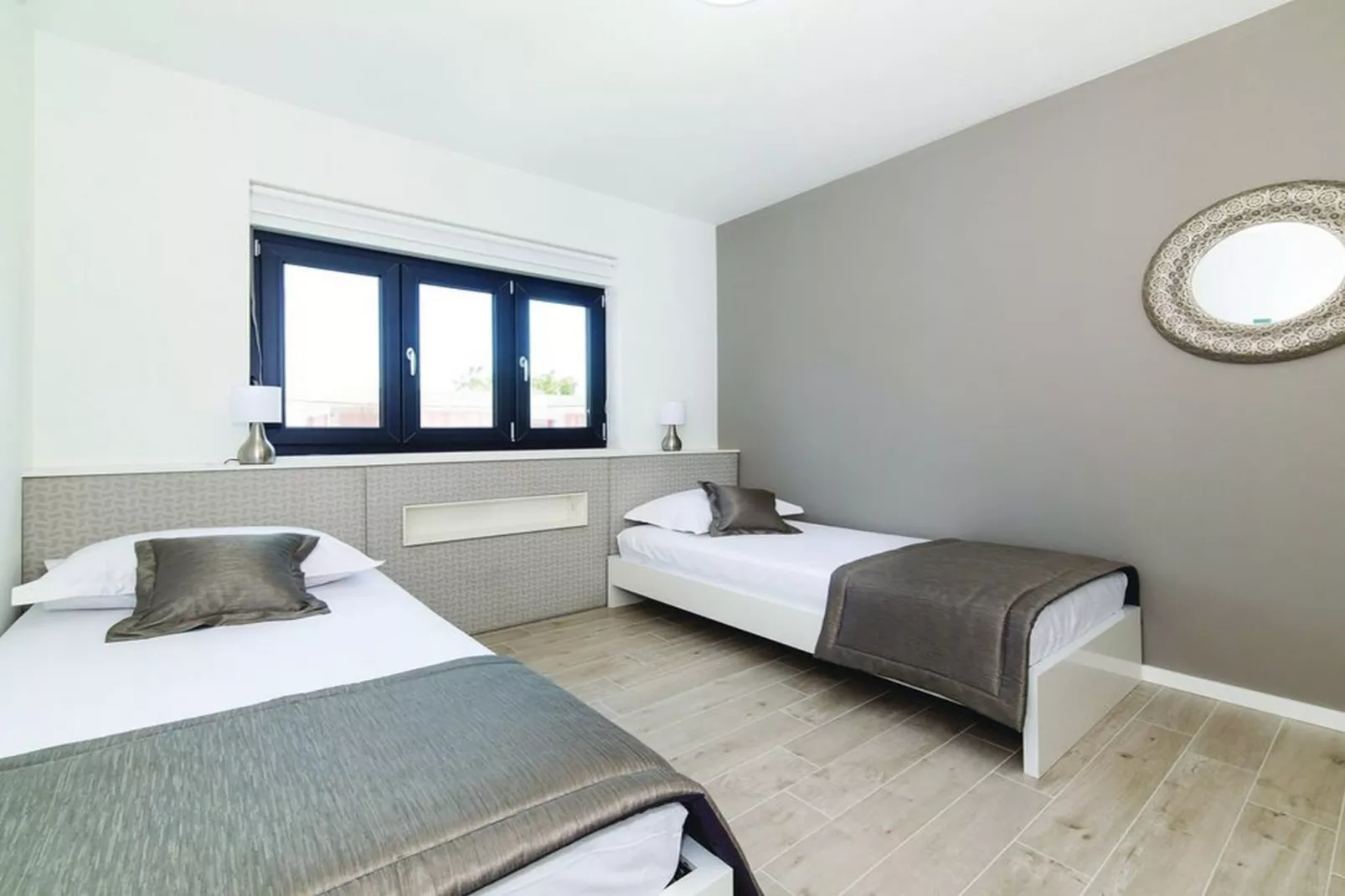 Modern Kastel Villa with Private Pool, Gym, and Large Outdoor Space - Eight Bedroom Villa - Slaapkamer