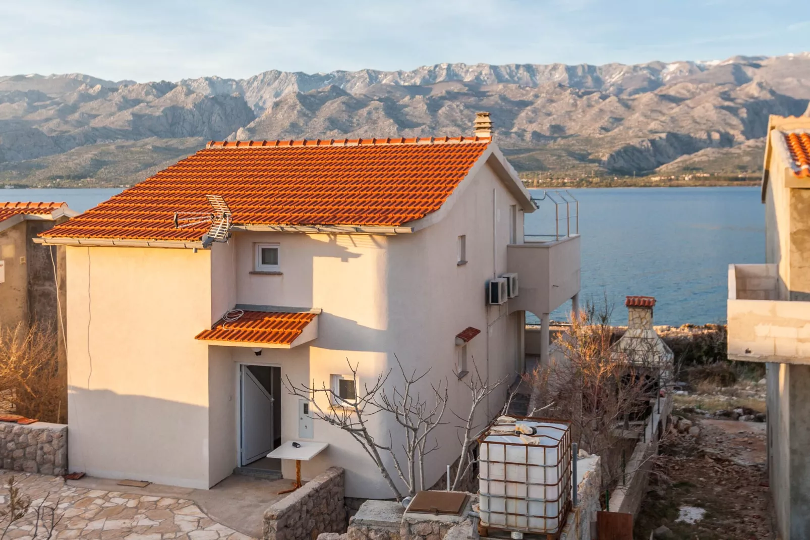 Cozy Apartments in Zadar with Sea and Mountain Views - Studio Apartment (owner 2) - Buitenlucht