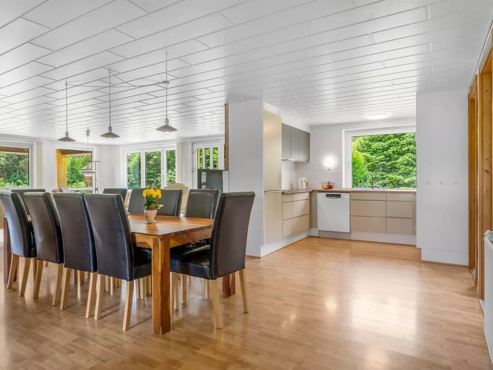 "Ebon" -  from the sea - Binnen