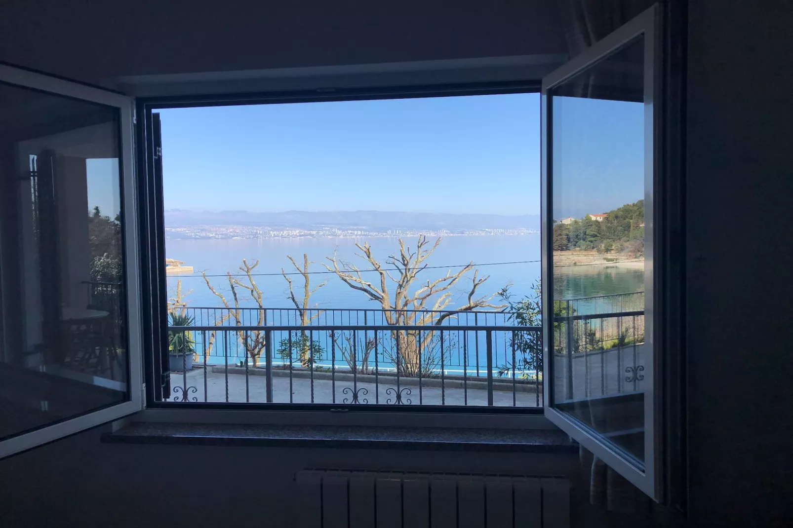 Splendid Beachfront Medveja Apartments - One Bedroom Apartment with Terrace and Sea View 4 - Buitenlucht