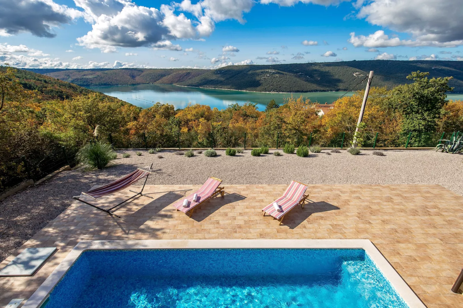 Wonderful Labin Villa with Private Pool and Sea Views - Three Bedroom - Terrasbalkon