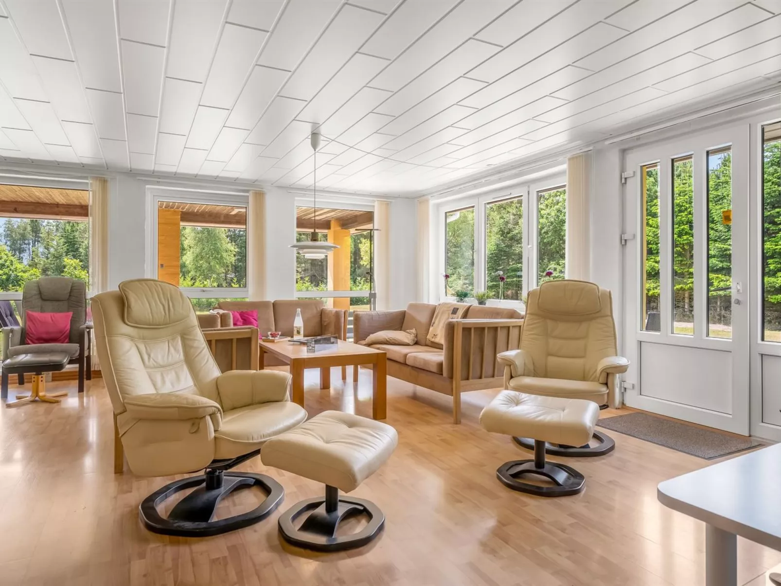 "Ebon" -  from the sea - Binnen