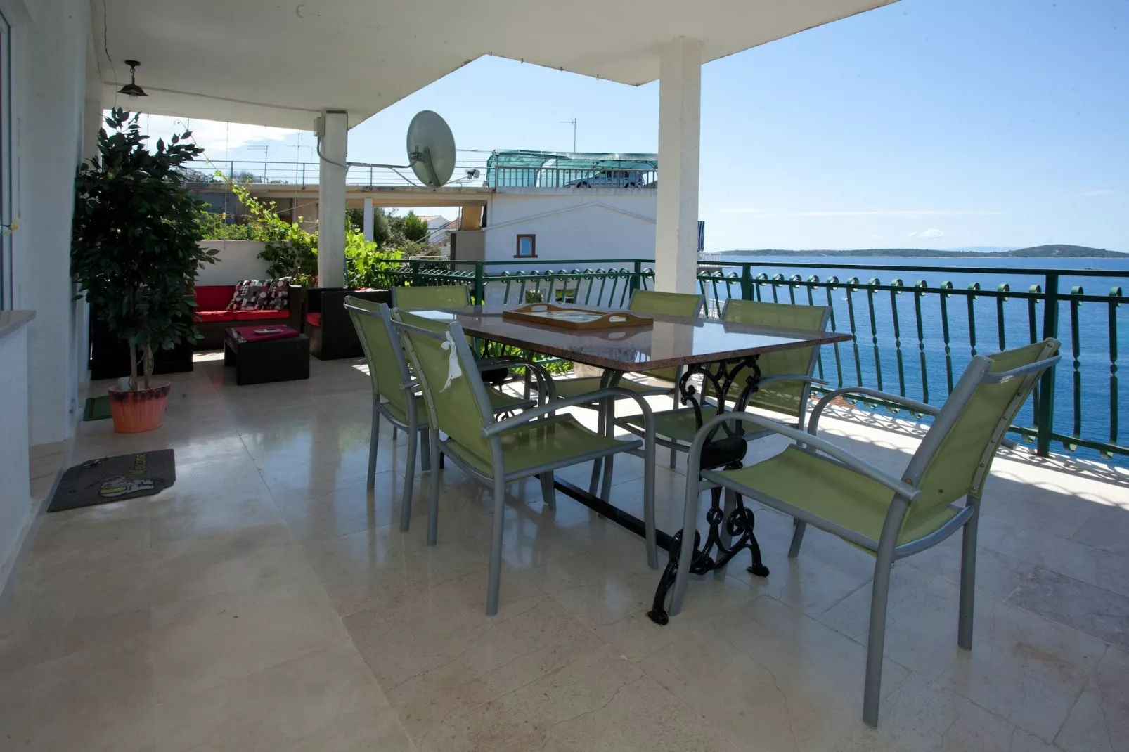 Wonderful Visinisce Apartments with Terrace and Sea Views - Standard Three Bedroom Apartment (Owner 2) - Terras