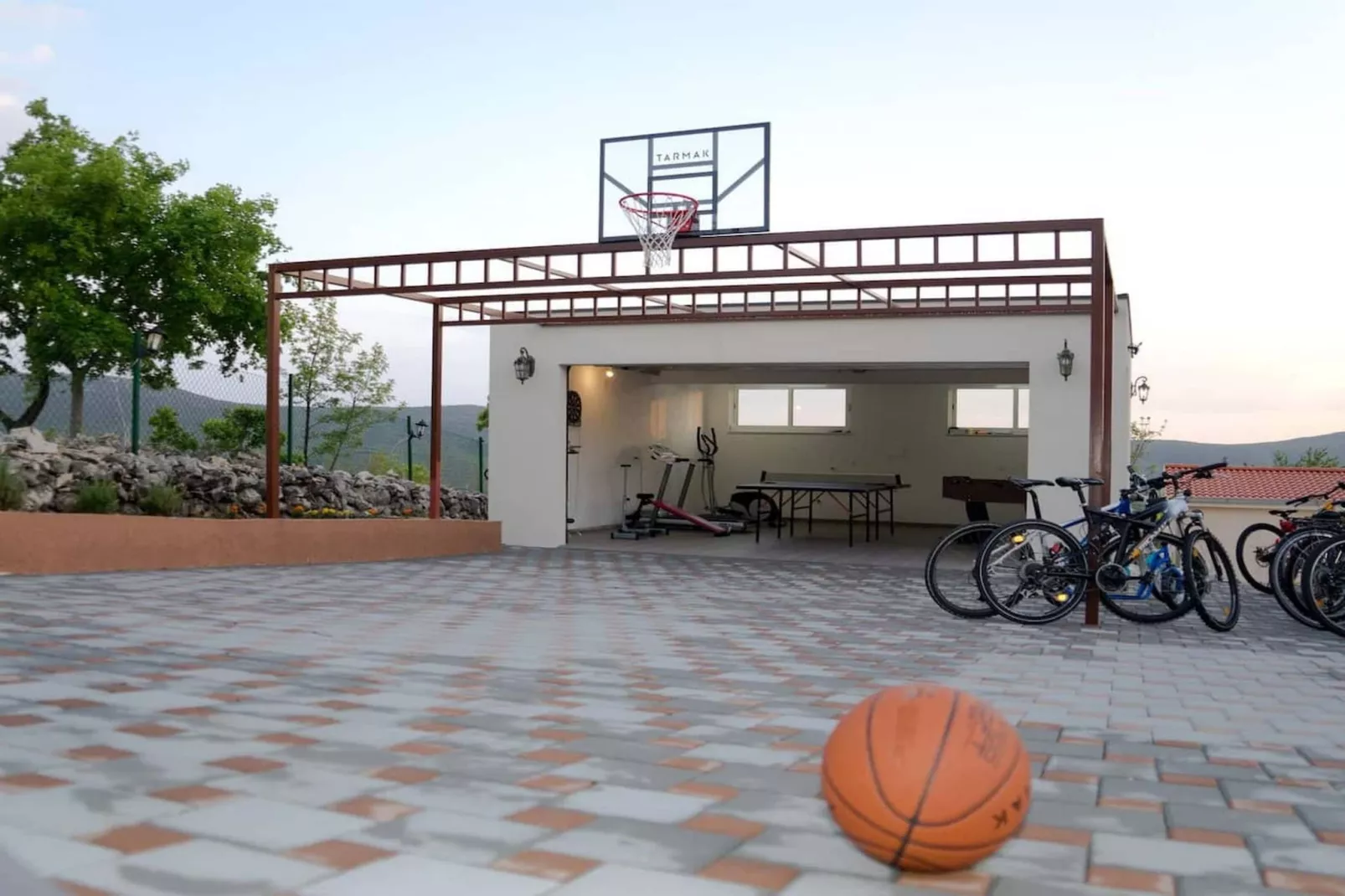 Peaceful Escape with Mountain Views, Heated Pool and Modern Amenities in Radošić - Four Bedroom Villa - Terras