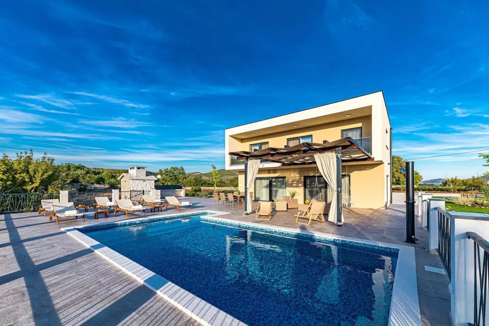 Luxurious Sanctuary Villa Primorski Dolac with Pool - Three Bedroom Villa with Pool - Zwembad