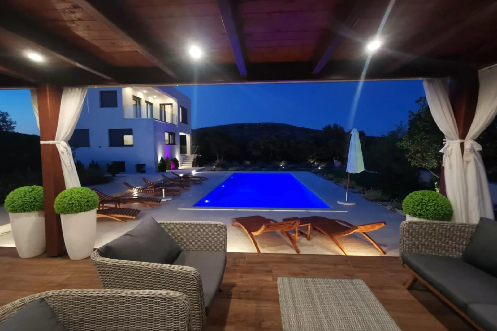 Four Bedroom Villa - Zwembad