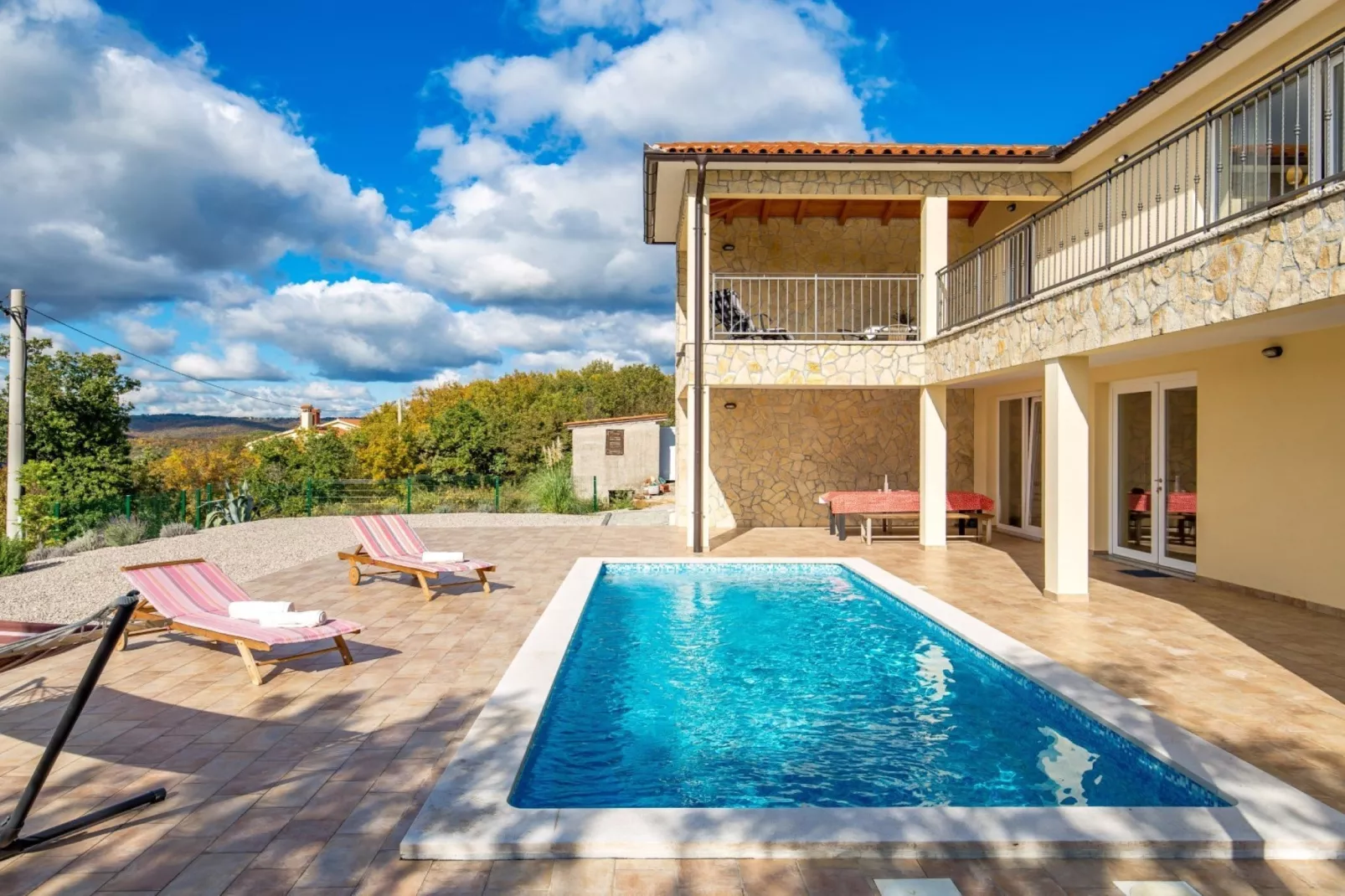 Wonderful Labin Villa with Private Pool and Sea Views - Three Bedroom - Terrasbalkon