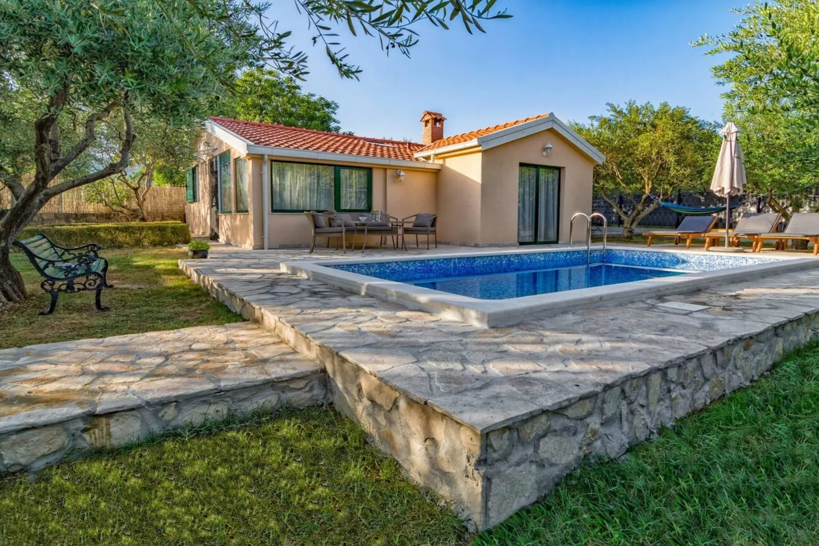Hidden Gem Holiday Home with Pool in Kastel Stafilic - Two Bedroom Holiday Home with Pool - Zwembad