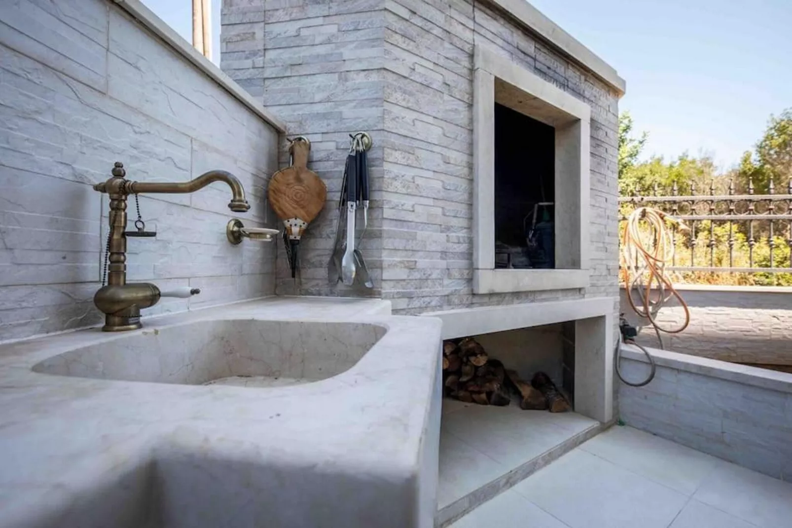 Buena Vista - Two Bedroom Holiday Home with Swimming pool