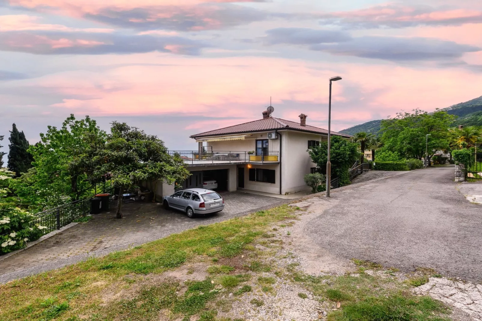 Charming Lovran Apartments with Wonderful Sea View - Two Bedroom Apartment - Buitenlucht