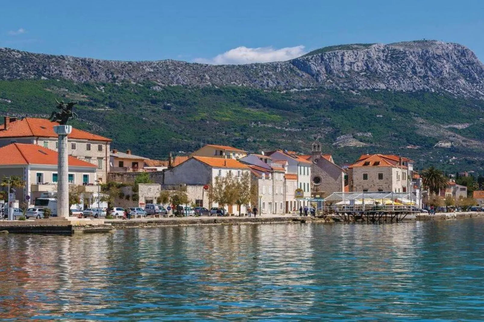 Charming Villa with Outdoor Pool, BBQ, and Sun Deck in Tranquil Kaštela Area - Five bedroom Villa - Buitenlucht