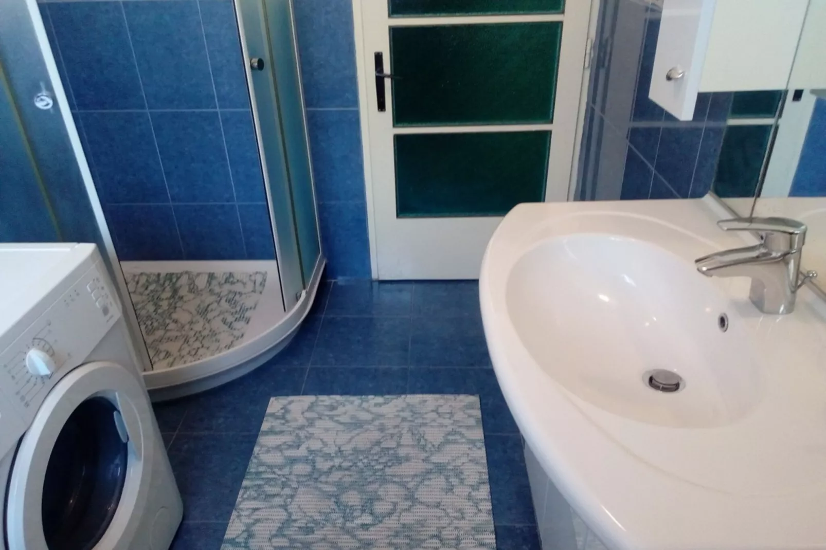 Lovely Apartments Near the Sea - One Bedroom Apartment with Balcony - Badkamer