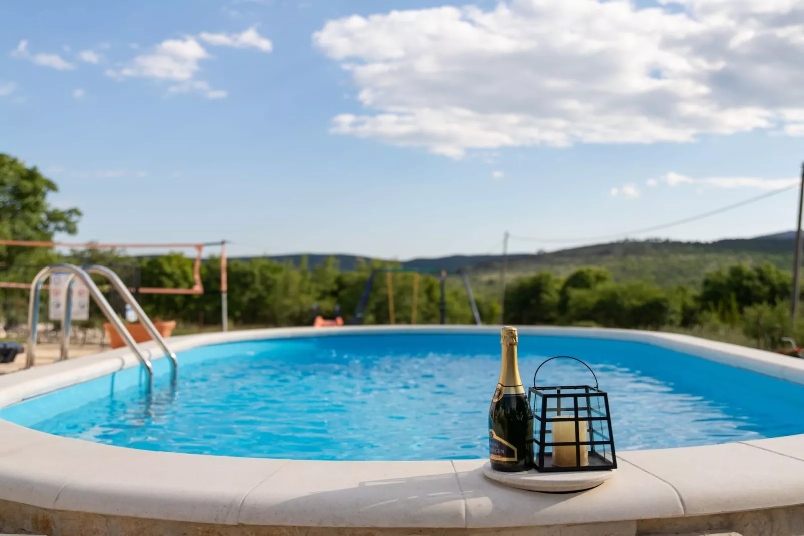 Serene Retreat Holiday Home with Pool - Two Bedroom Holiday Home with Pool - Zwembad