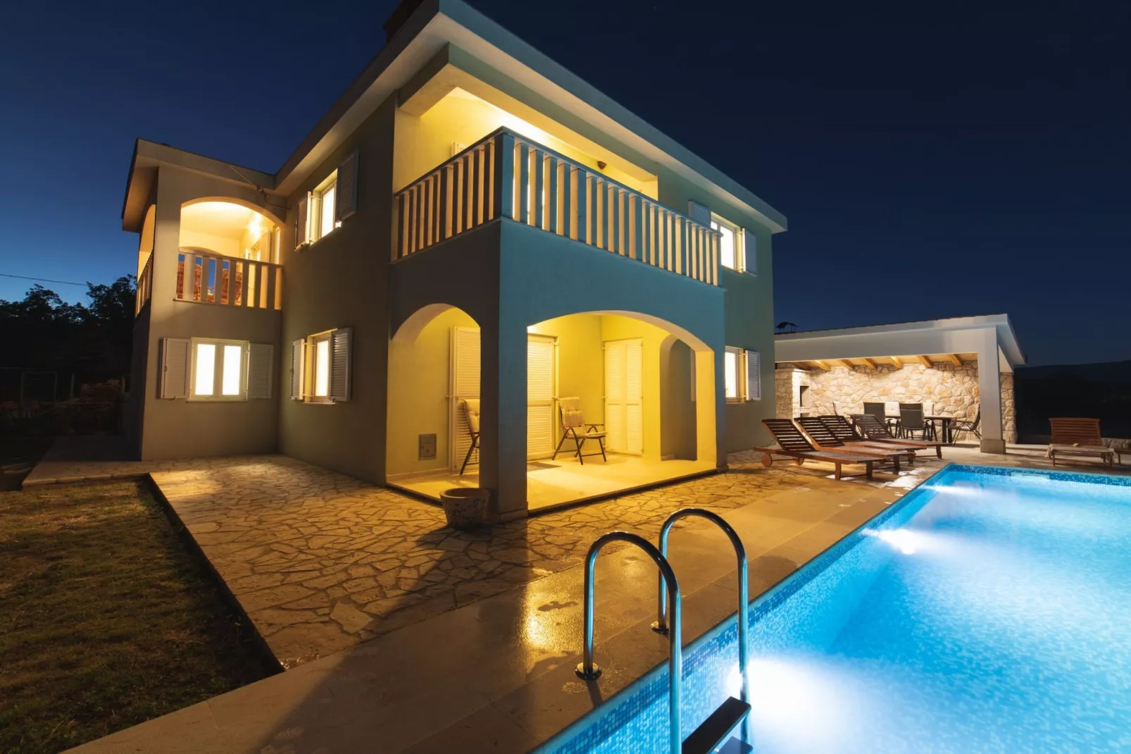 Idyllic Getaway Lovrec Villa with Pool - Five Bedroom Villa with Pool - Buitenlucht